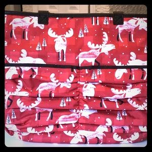 THIRTY ONE MOOSE & BLK REVERSABLE ZIP UP TOTE